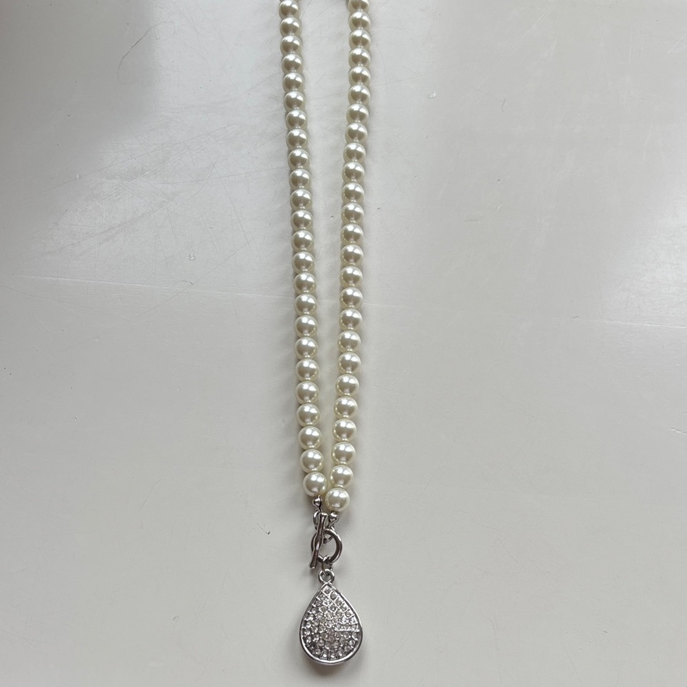 Classic Pearl Necklace with Silver Teardrop Pendant